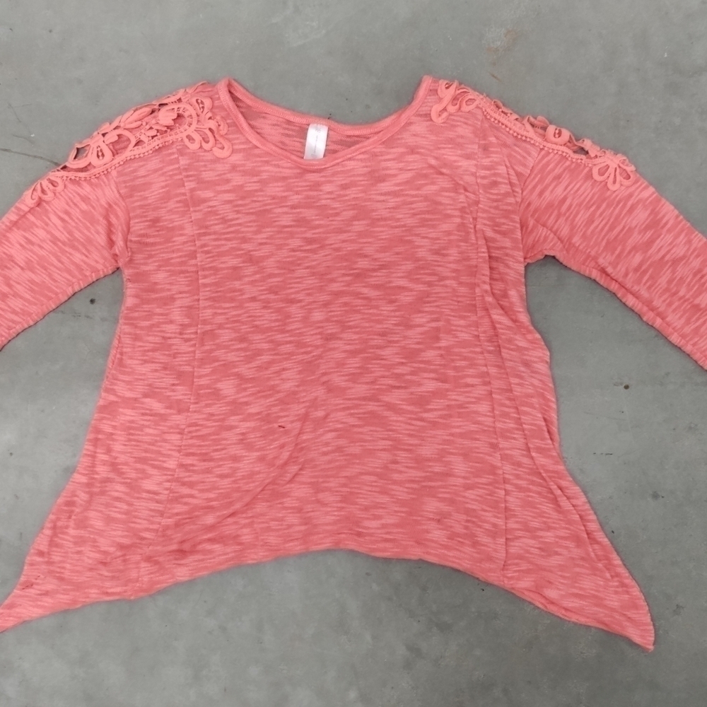 No boundaries top